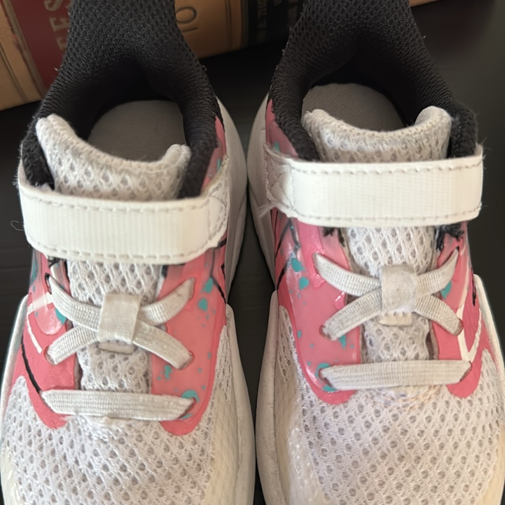 New Balance Kids Pink and White Athletic Shoes ~ Sz 8 - Picture 6 of 12